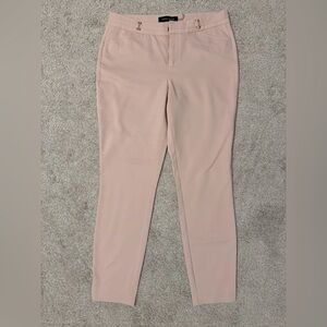 Chic pink cropped trousers *perfect for spring*